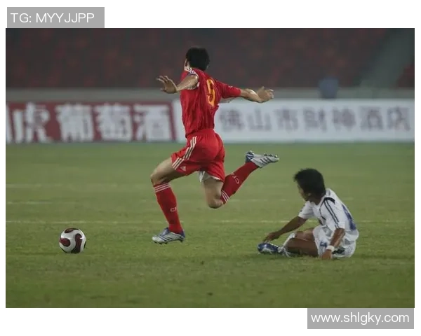 三都足球球星风云人物盘点与成就分析